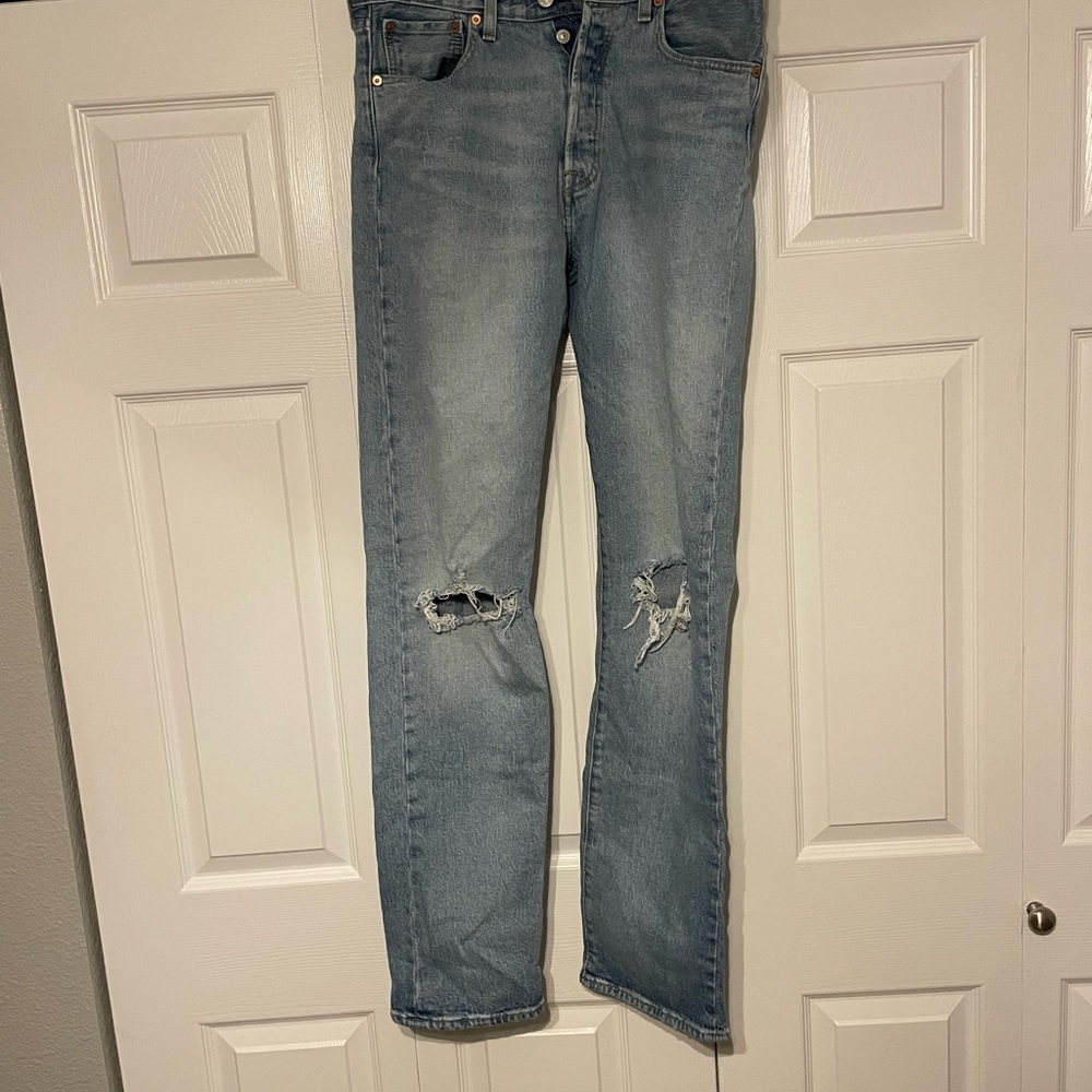 NWOT Levi's 501 Ripped Jeans